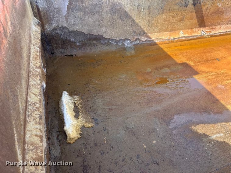 image for item FK0040 2005 Sterling L9500 dump truck