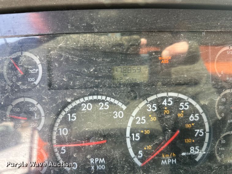 image for item FK0040 2005 Sterling L9500 dump truck