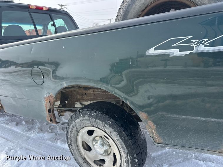 image for item FK0043 2004 Ford F150 pickup truck