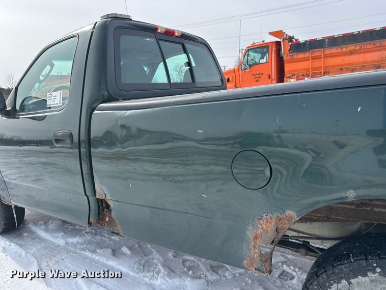 image for item FK0043 2004 Ford F150 pickup truck