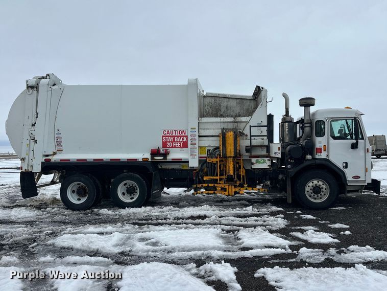 image for item FK0060 2020 Peterbilt 520 refuse truck