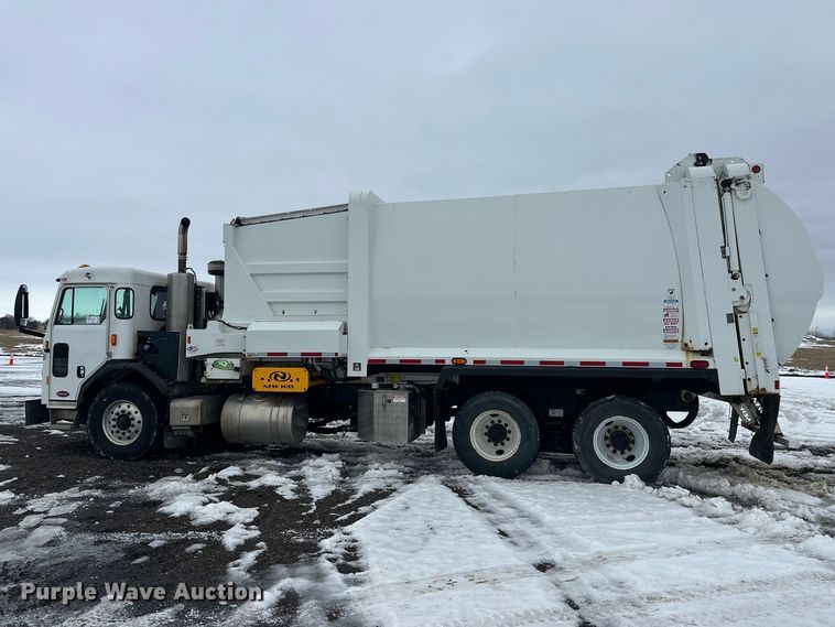 image for item FK0060 2020 Peterbilt 520 refuse truck