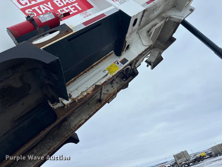 image for item FK0060 2020 Peterbilt 520 refuse truck