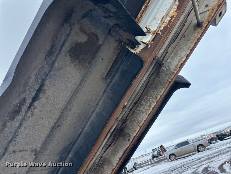 image for item FK0060 2020 Peterbilt 520 refuse truck