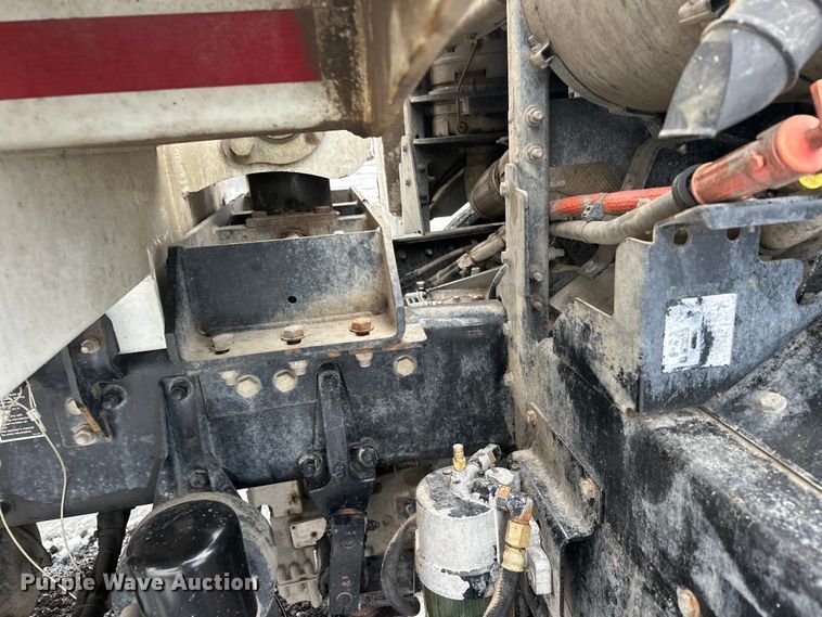 image for item FK0060 2020 Peterbilt 520 refuse truck