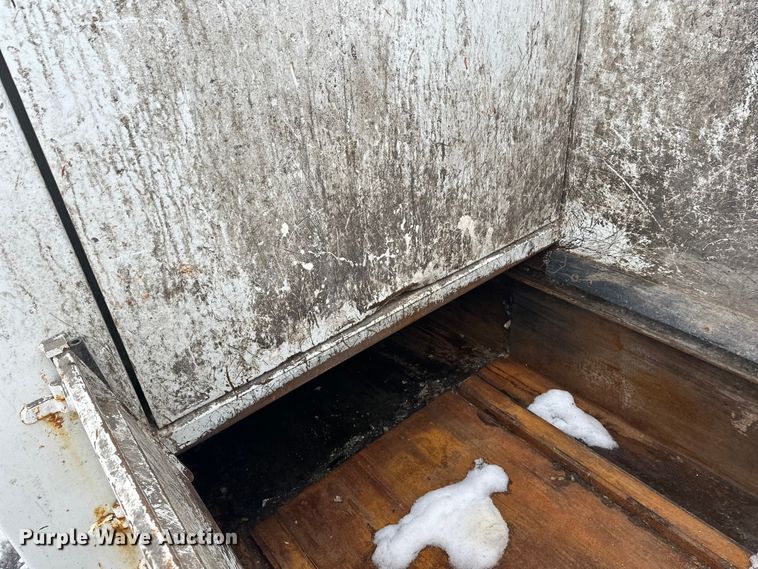 image for item FK0060 2020 Peterbilt 520 refuse truck