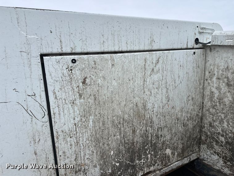 image for item FK0060 2020 Peterbilt 520 refuse truck