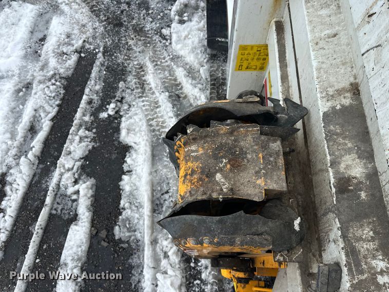 image for item FK0060 2020 Peterbilt 520 refuse truck