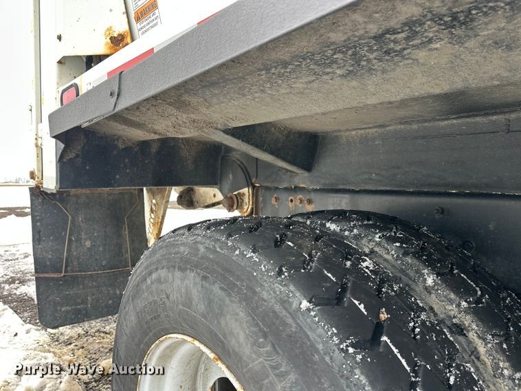 image for item FK0060 2020 Peterbilt 520 refuse truck