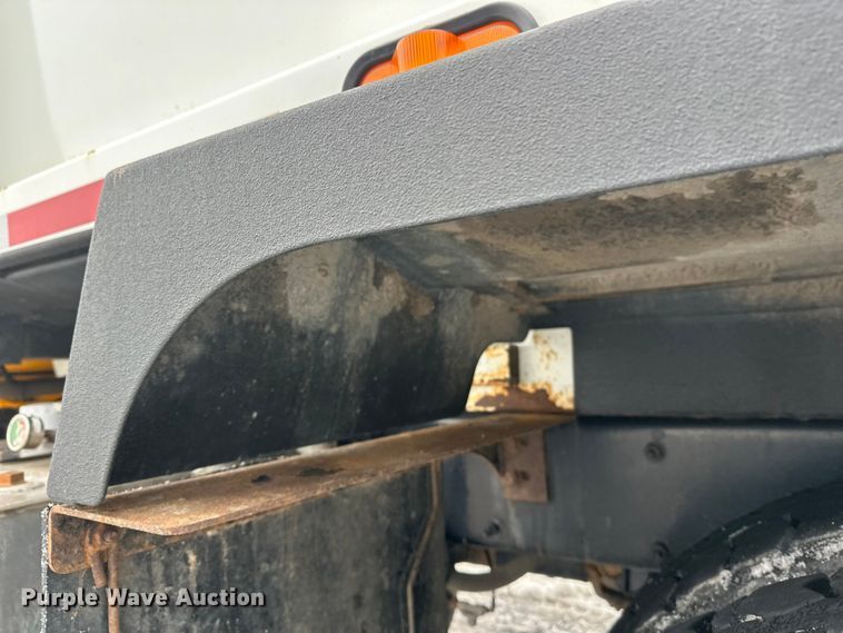 image for item FK0060 2020 Peterbilt 520 refuse truck