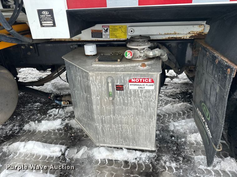 image for item FK0060 2020 Peterbilt 520 refuse truck