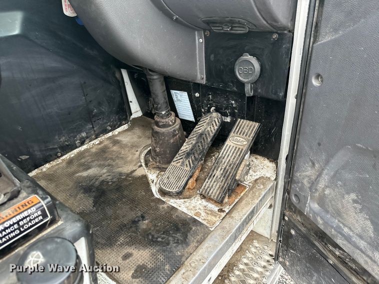 image for item FK0060 2020 Peterbilt 520 refuse truck