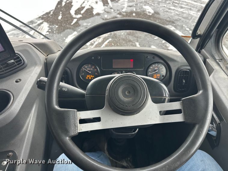 image for item FK0060 2020 Peterbilt 520 refuse truck