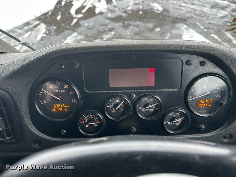 image for item FK0060 2020 Peterbilt 520 refuse truck