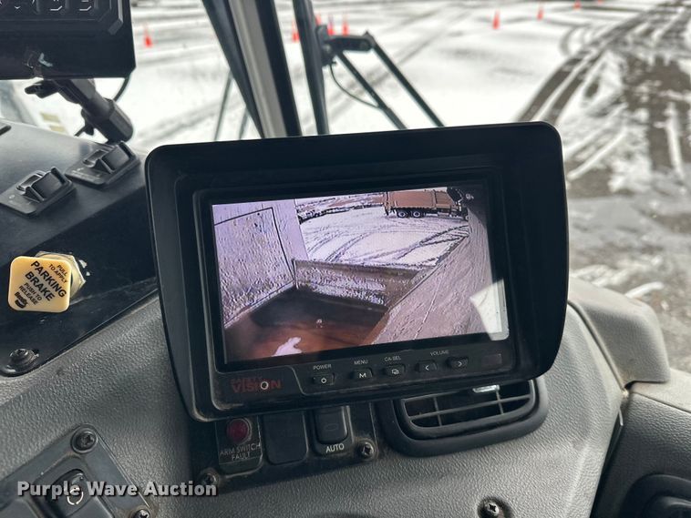 image for item FK0060 2020 Peterbilt 520 refuse truck