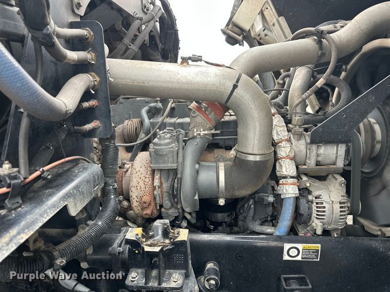 image for item FK0060 2020 Peterbilt 520 refuse truck