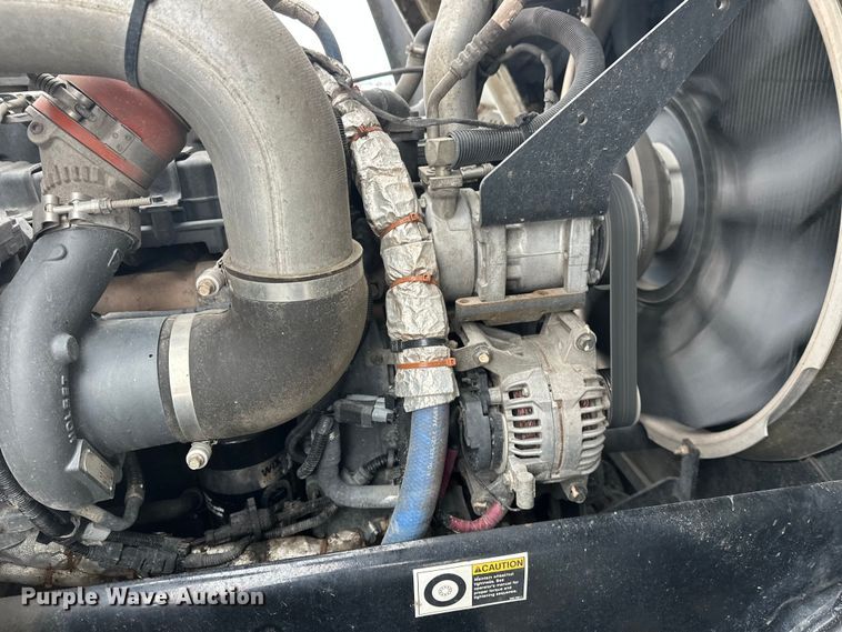 image for item FK0060 2020 Peterbilt 520 refuse truck