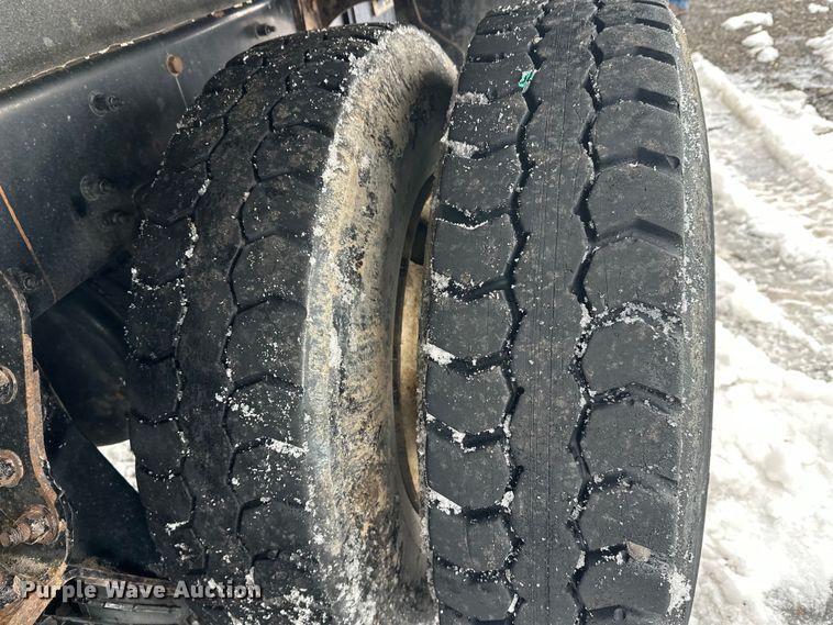 image for item FK0060 2020 Peterbilt 520 refuse truck