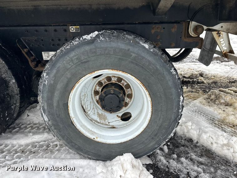 image for item FK0060 2020 Peterbilt 520 refuse truck