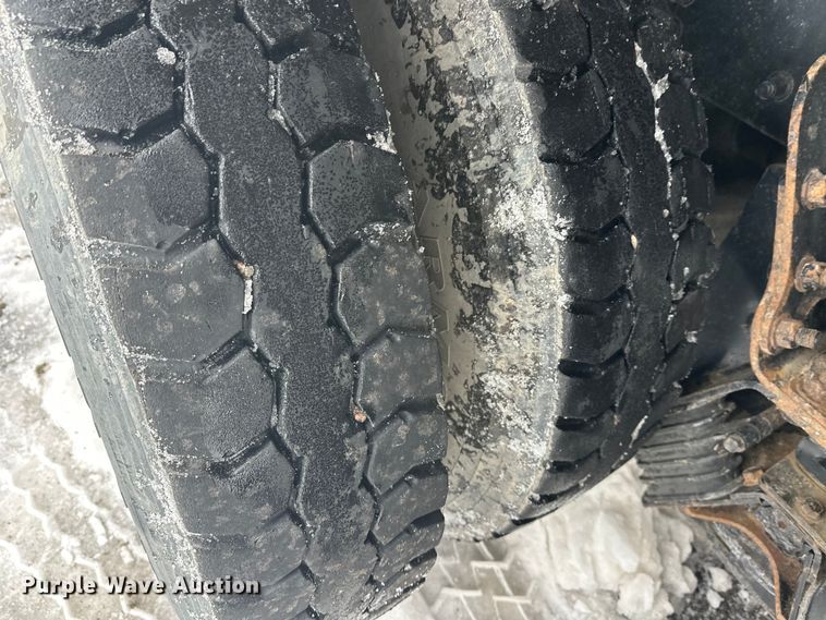 image for item FK0060 2020 Peterbilt 520 refuse truck