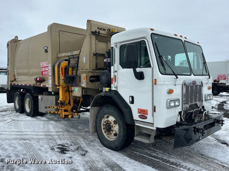 image for item FK0061 2017 Peterbilt PB320 refuse truck