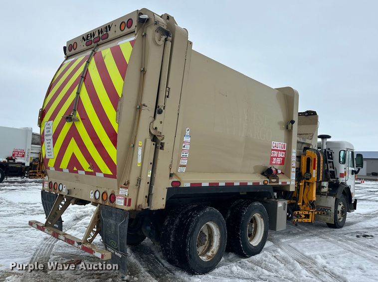 image for item FK0061 2017 Peterbilt PB320 refuse truck