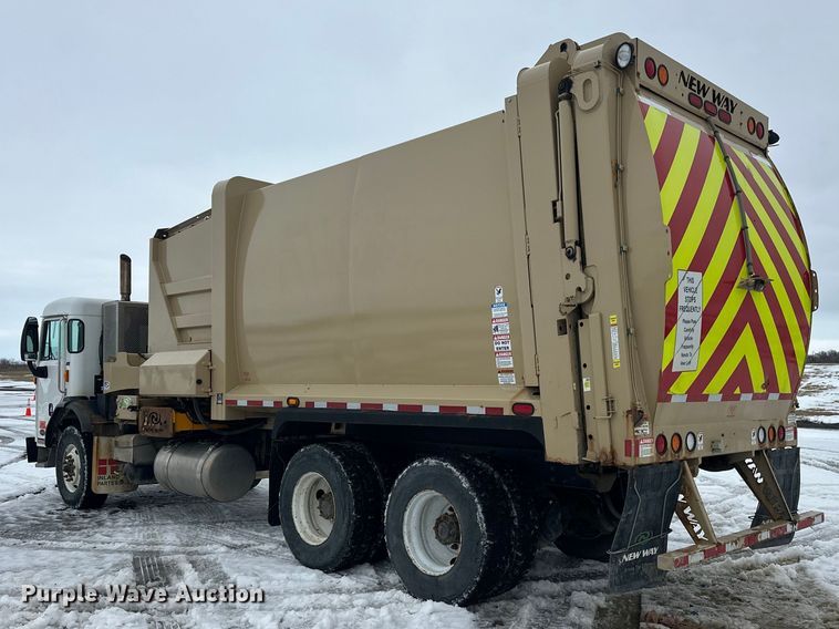 image for item FK0061 2017 Peterbilt PB320 refuse truck