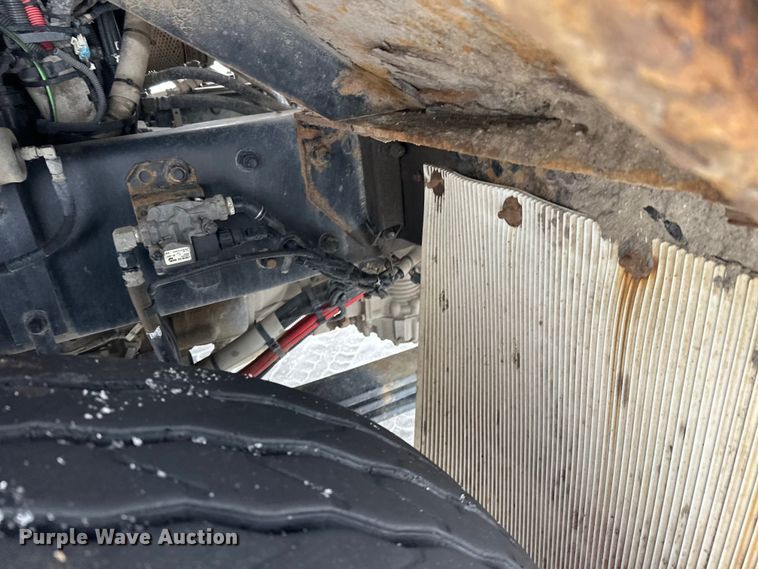 image for item FK0061 2017 Peterbilt PB320 refuse truck