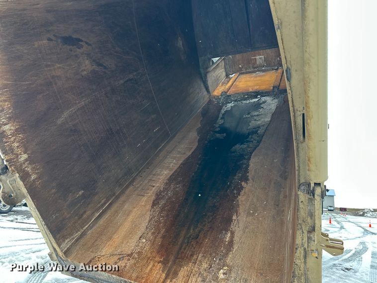 image for item FK0061 2017 Peterbilt PB320 refuse truck