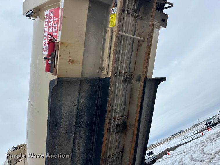 image for item FK0061 2017 Peterbilt PB320 refuse truck