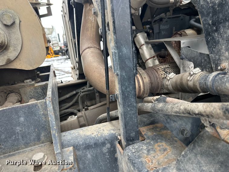 image for item FK0061 2017 Peterbilt PB320 refuse truck