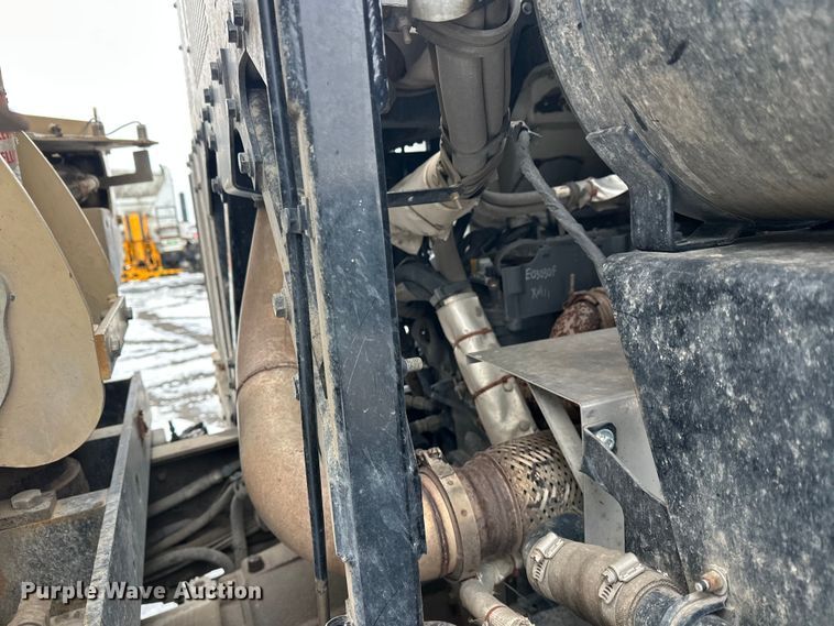 image for item FK0061 2017 Peterbilt PB320 refuse truck