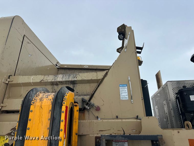 image for item FK0061 2017 Peterbilt PB320 refuse truck