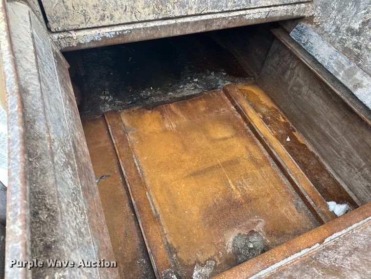 image for item FK0061 2017 Peterbilt PB320 refuse truck