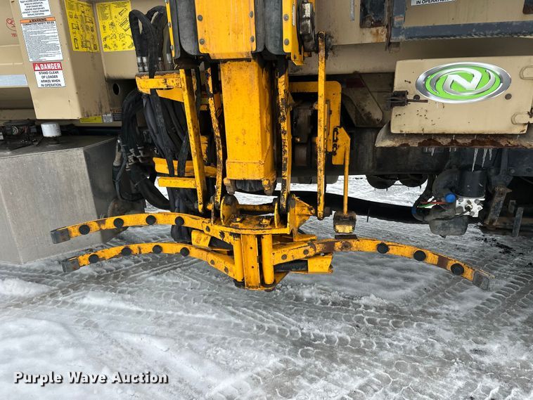 image for item FK0061 2017 Peterbilt PB320 refuse truck