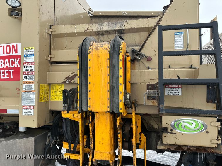 image for item FK0061 2017 Peterbilt PB320 refuse truck