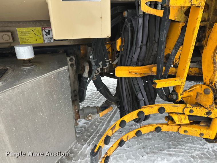 image for item FK0061 2017 Peterbilt PB320 refuse truck