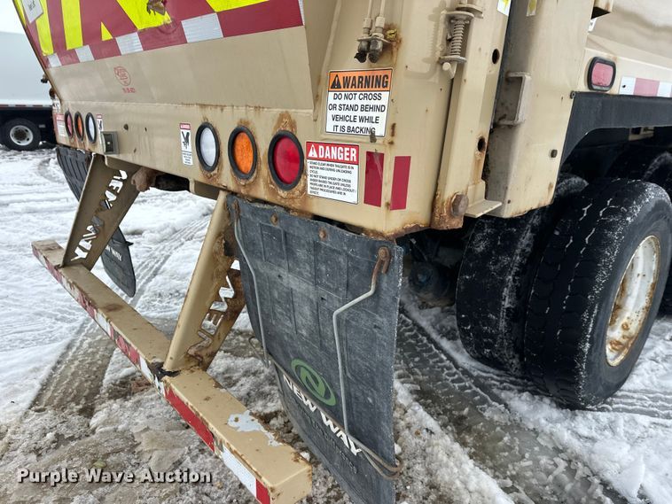 image for item FK0061 2017 Peterbilt PB320 refuse truck