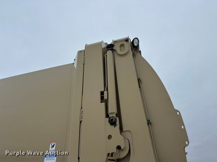 image for item FK0061 2017 Peterbilt PB320 refuse truck