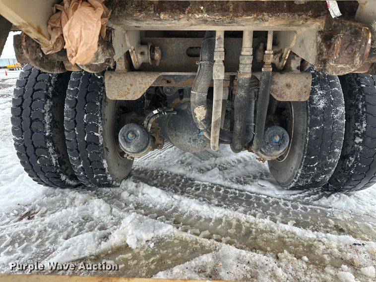 image for item FK0061 2017 Peterbilt PB320 refuse truck