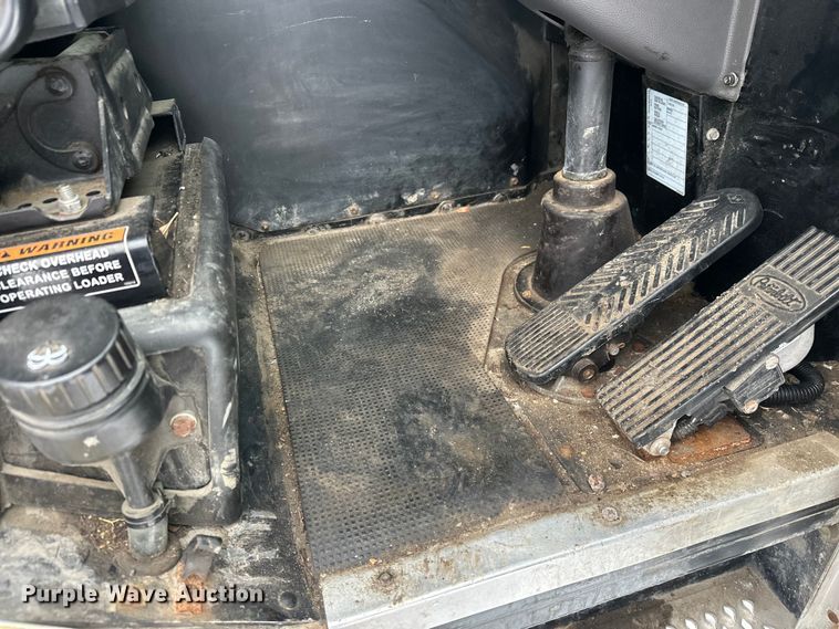 image for item FK0061 2017 Peterbilt PB320 refuse truck