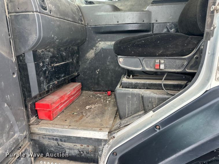 image for item FK0061 2017 Peterbilt PB320 refuse truck