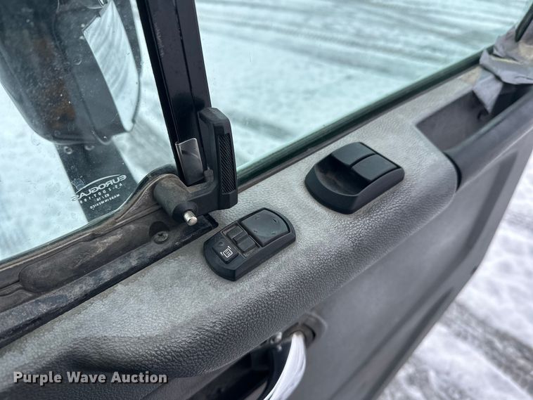 image for item FK0061 2017 Peterbilt PB320 refuse truck