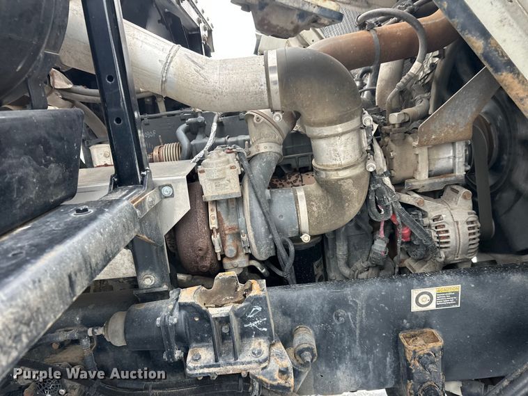 image for item FK0061 2017 Peterbilt PB320 refuse truck