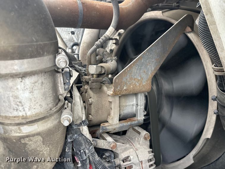 image for item FK0061 2017 Peterbilt PB320 refuse truck