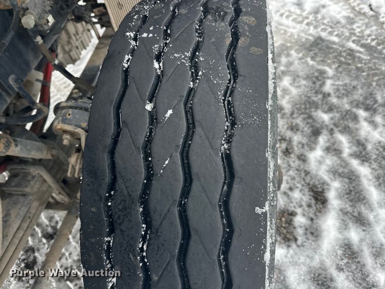 image for item FK0061 2017 Peterbilt PB320 refuse truck