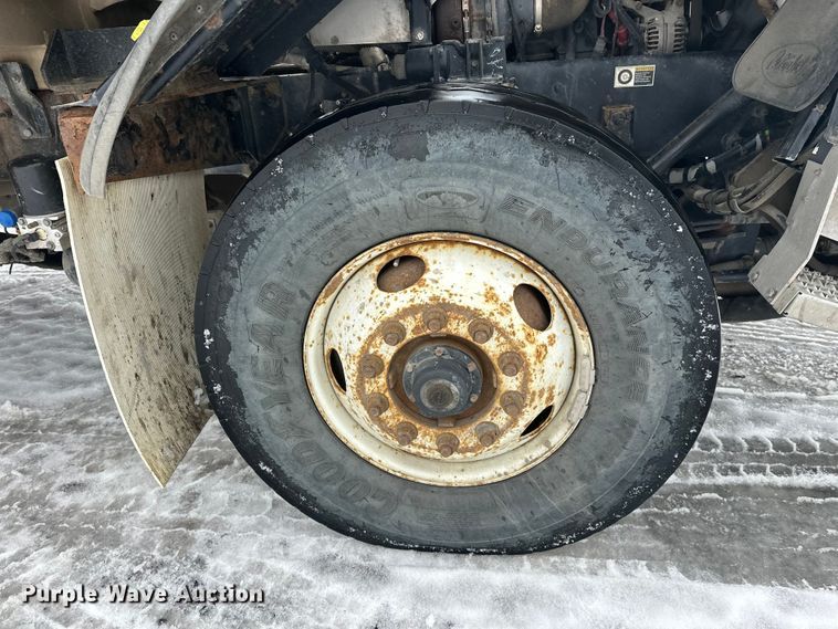 image for item FK0061 2017 Peterbilt PB320 refuse truck