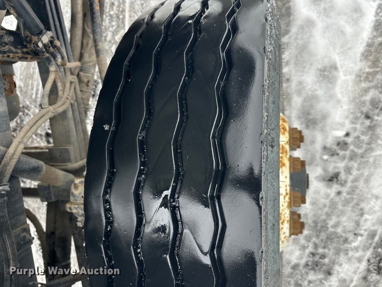 image for item FK0061 2017 Peterbilt PB320 refuse truck