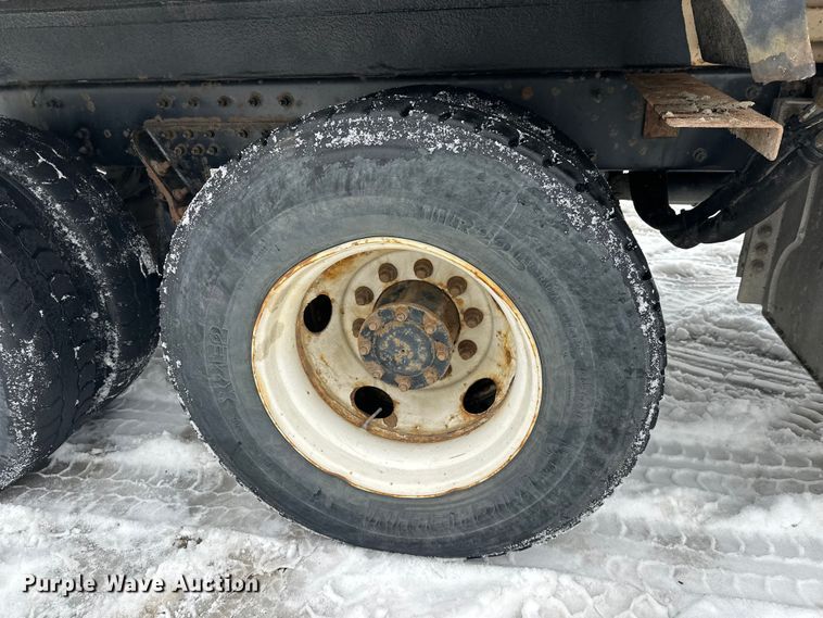 image for item FK0061 2017 Peterbilt PB320 refuse truck