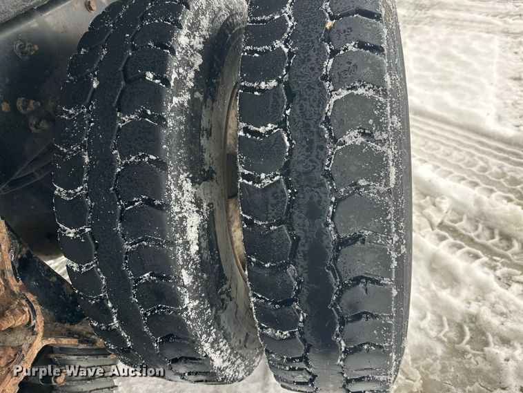 image for item FK0061 2017 Peterbilt PB320 refuse truck